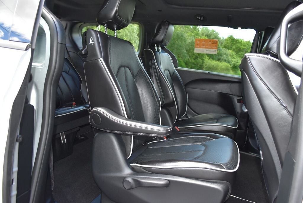 2024 Chrysler Pacifica Hybrid Select Premium S Appearance