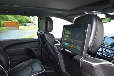 2024 Chrysler Pacifica Hybrid Select Premium S Appearance