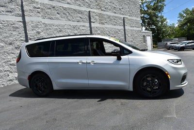 2024 Chrysler Pacifica Hybrid Select Premium S Appearance