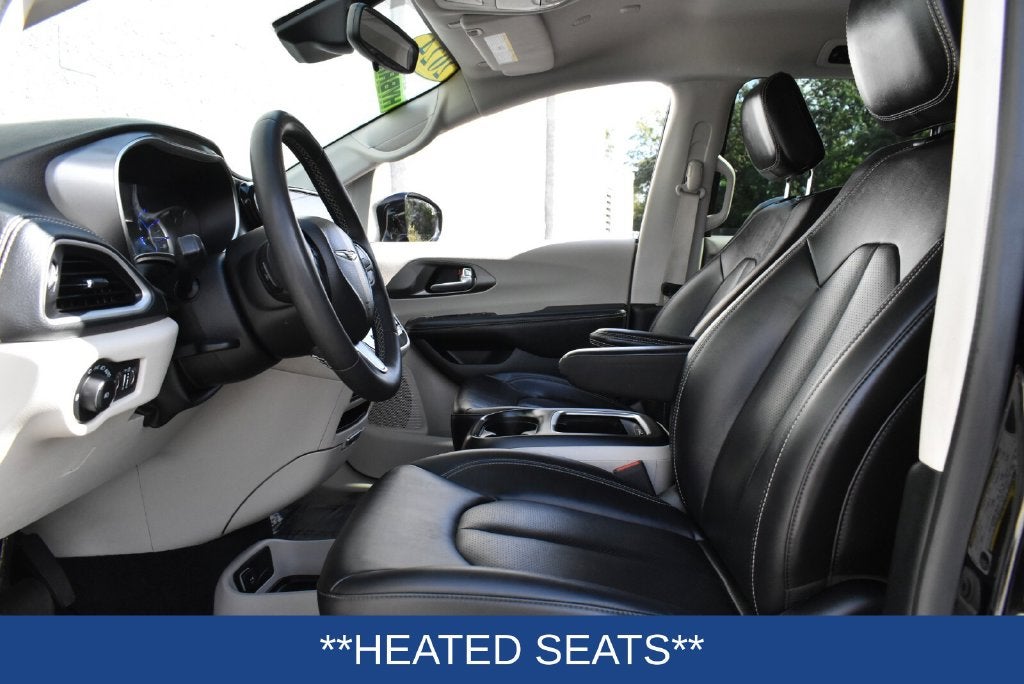 2024 Chrysler Pacifica Hybrid Select