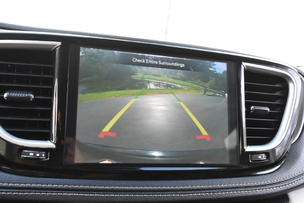2024 Chrysler Pacifica Hybrid Select