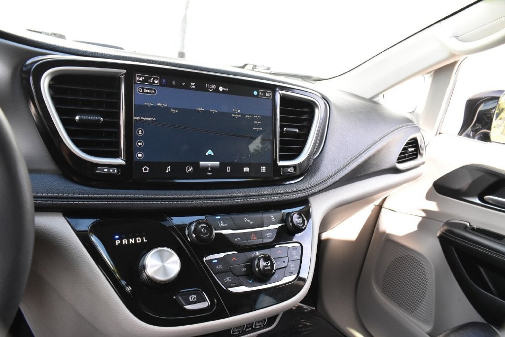 2024 Chrysler Pacifica Hybrid Select