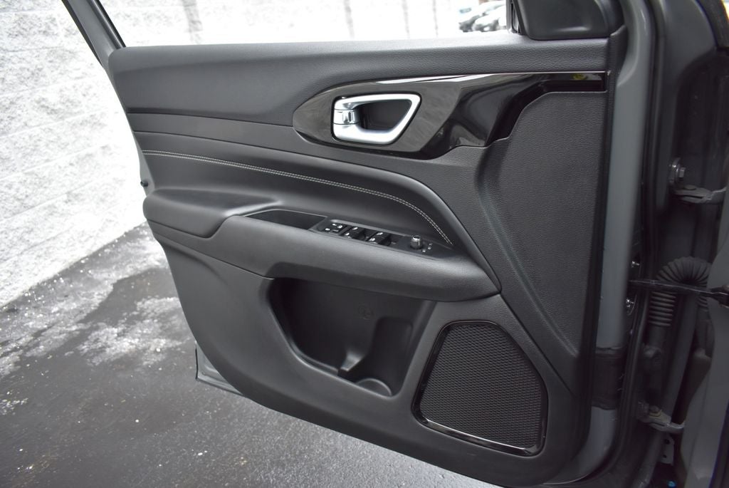 2023 Jeep Compass Altitude