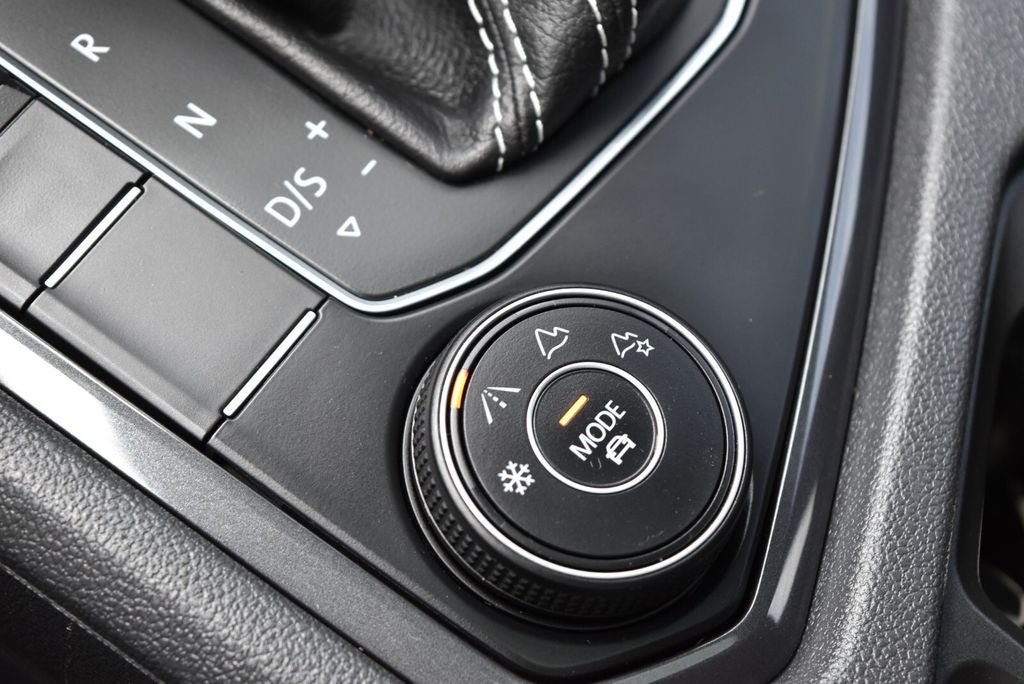 2021 Volkswagen Tiguan 2.0T SE R-Line Black