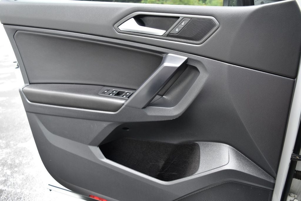 2021 Volkswagen Tiguan 2.0T SE R-Line Black
