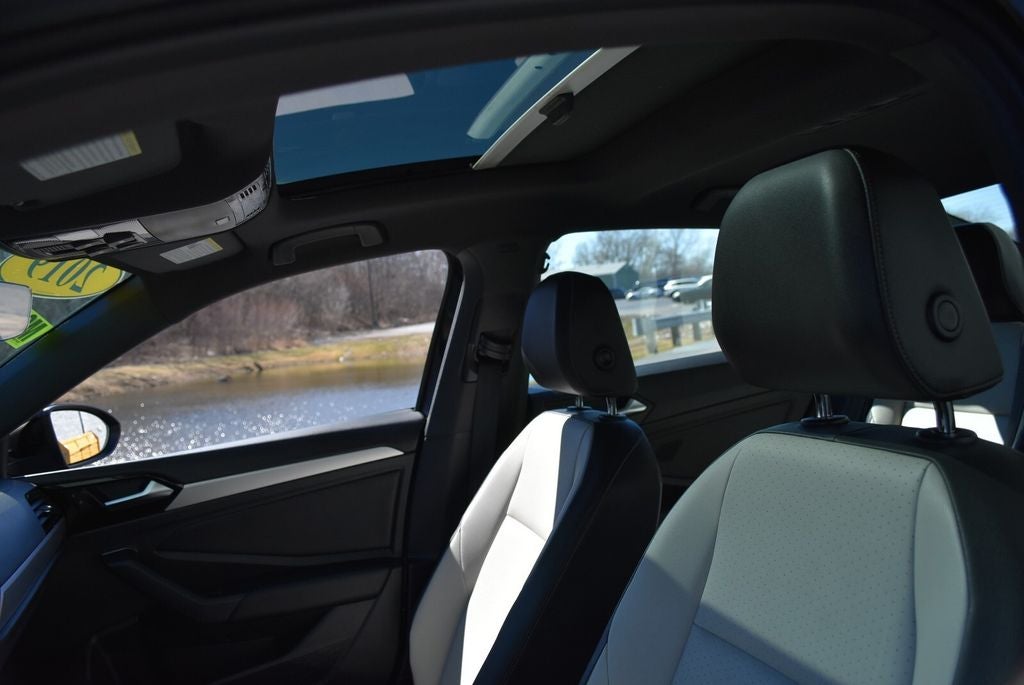 2019 Volkswagen Jetta R-Line