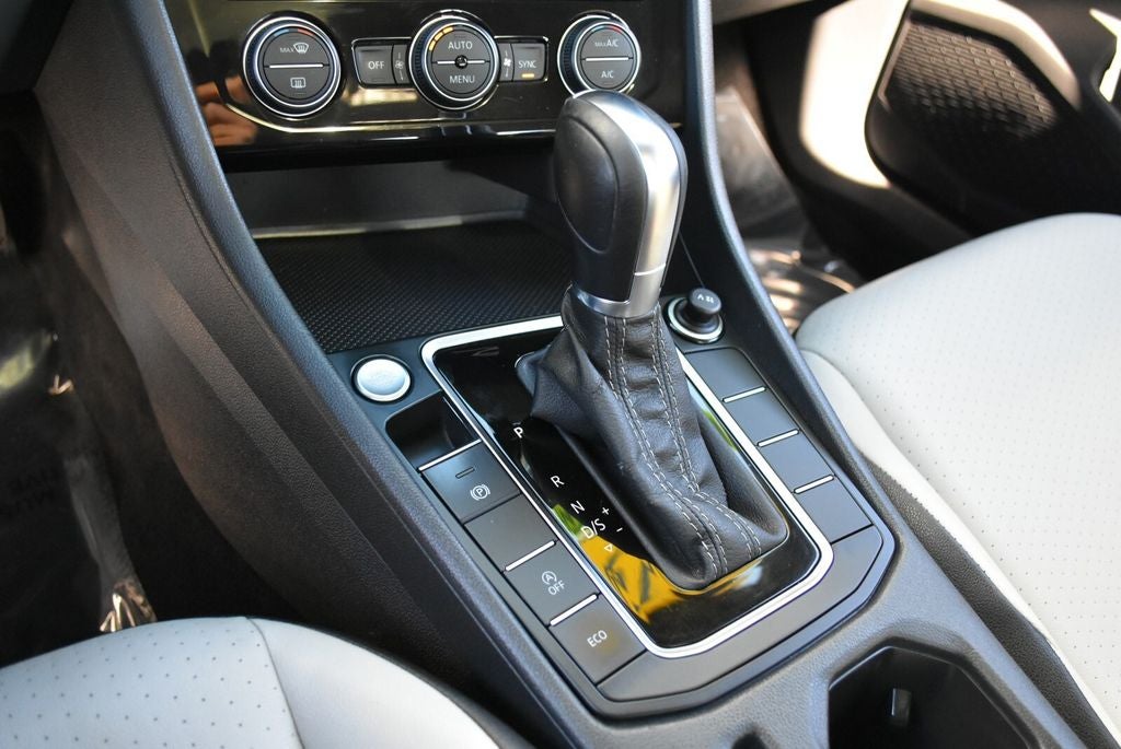 2019 Volkswagen Jetta R-Line