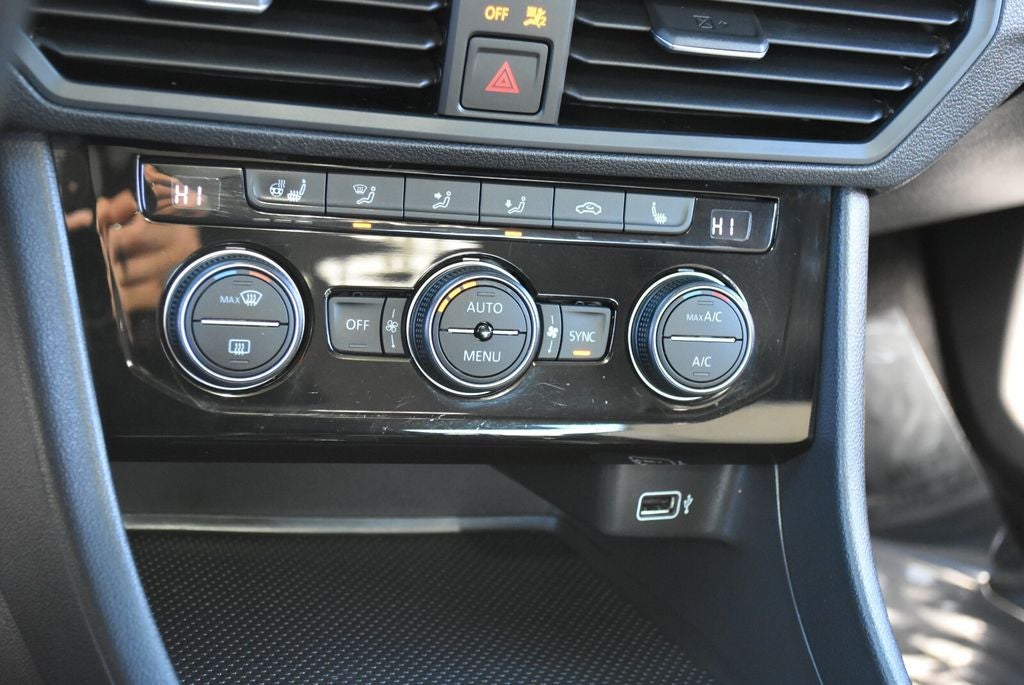 2019 Volkswagen Jetta R-Line