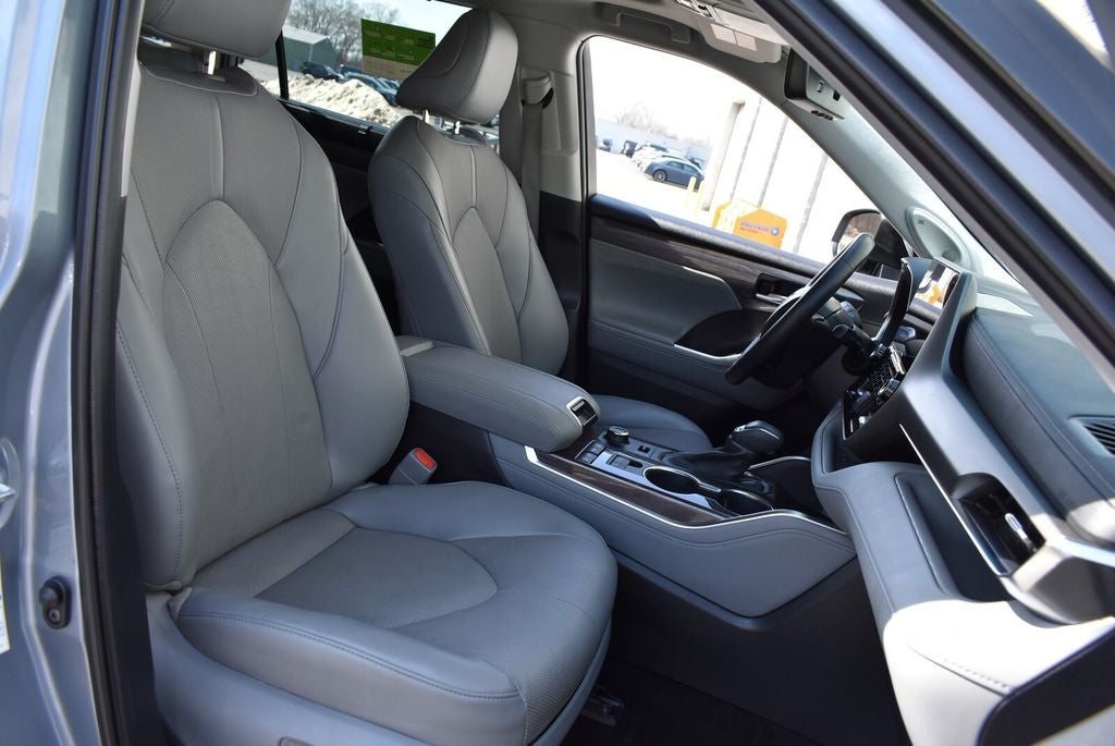 2022 Toyota Highlander Limited