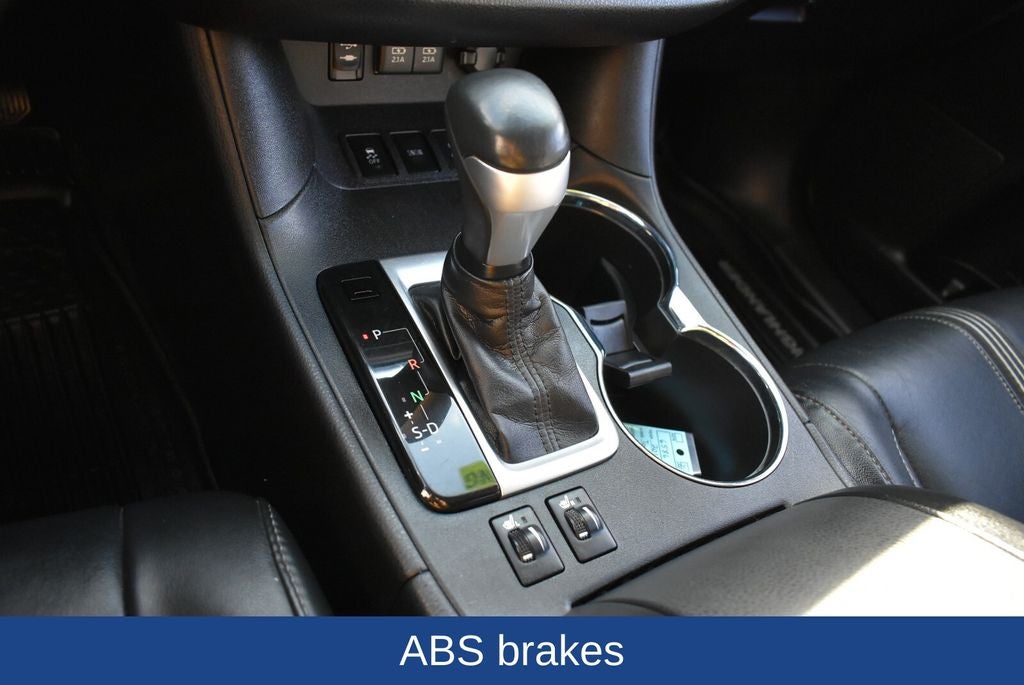 2017 Toyota Highlander SE