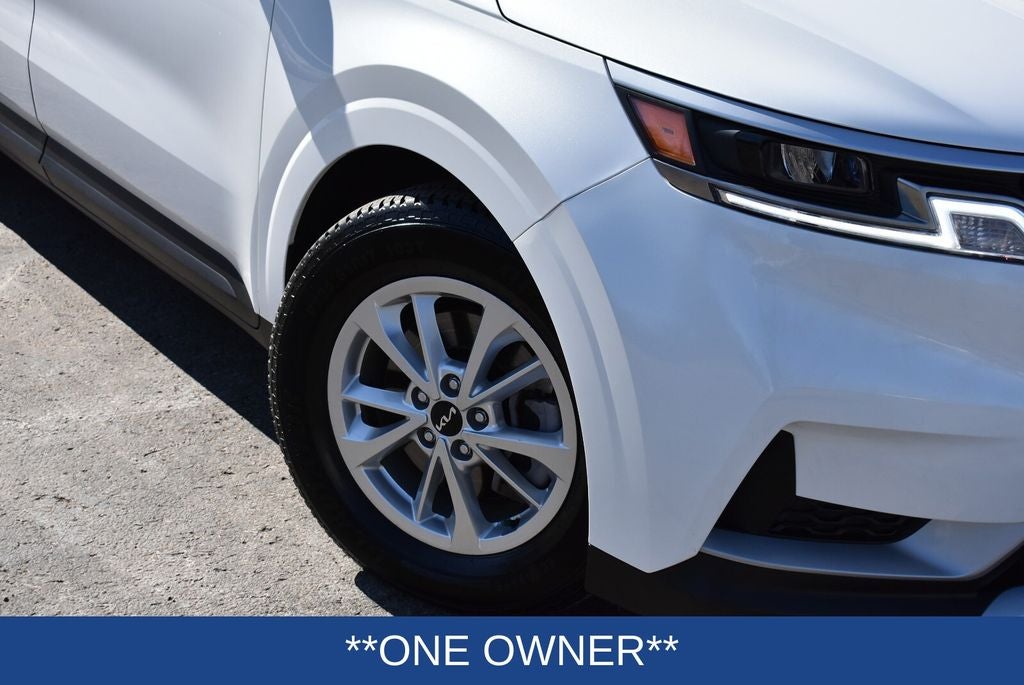 2024 Kia Carnival LX