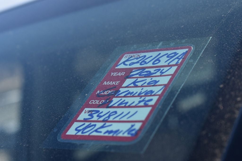 2024 Kia Carnival LX