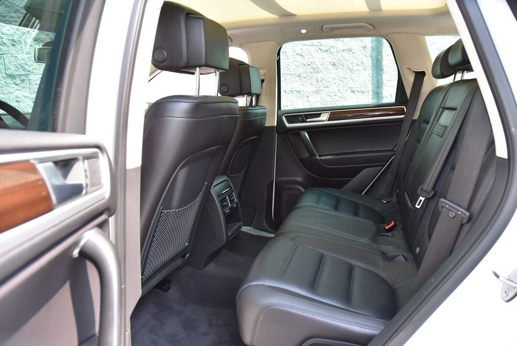 2016 Volkswagen Touareg VR6 FSI Lux