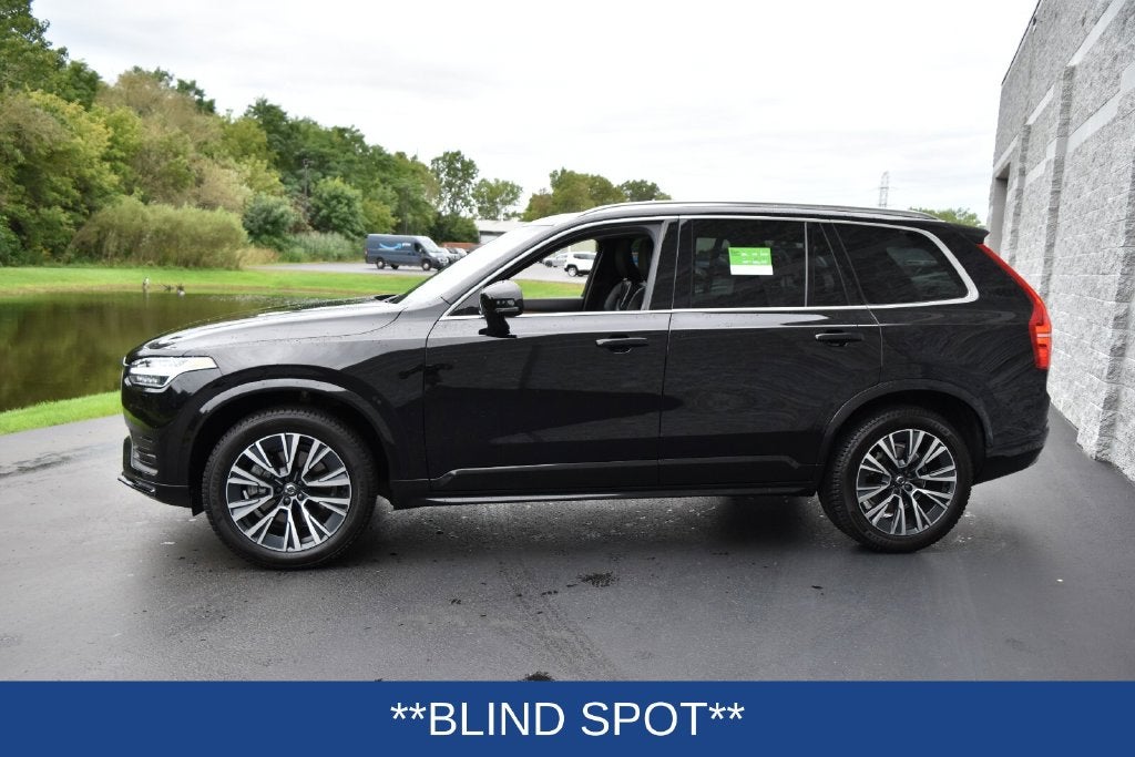 2022 Volvo XC90 T6 Momentum