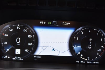 2022 Volvo XC90 T6 Momentum