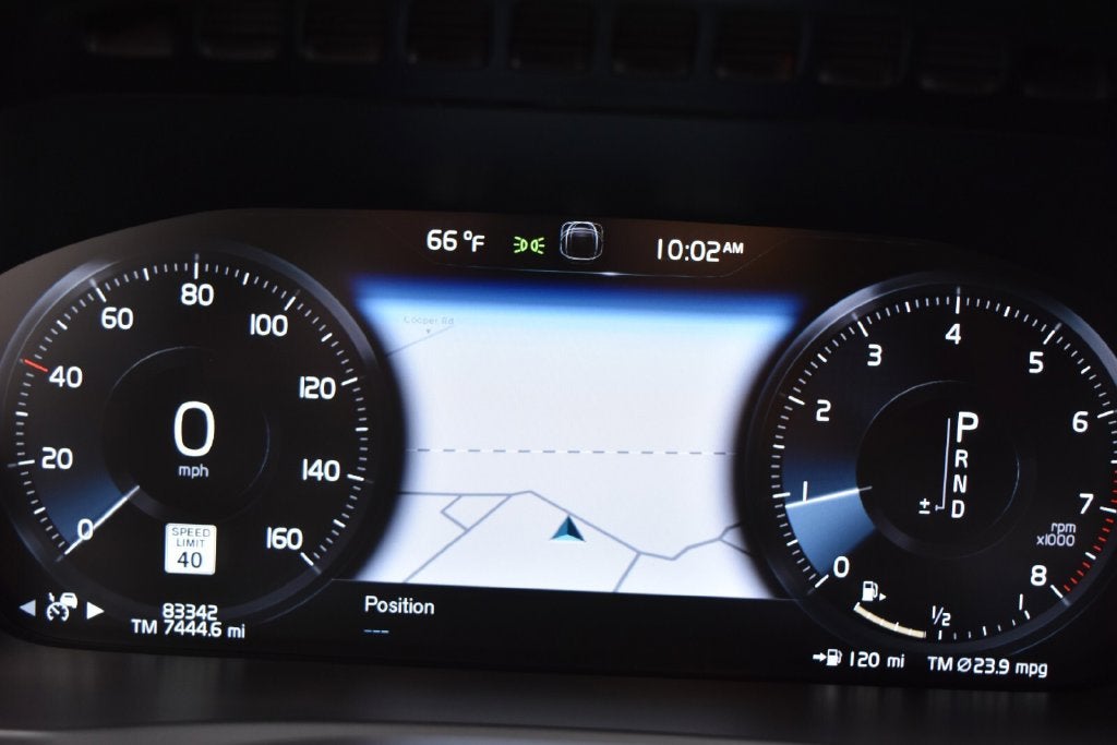 2022 Volvo XC90 T6 Momentum