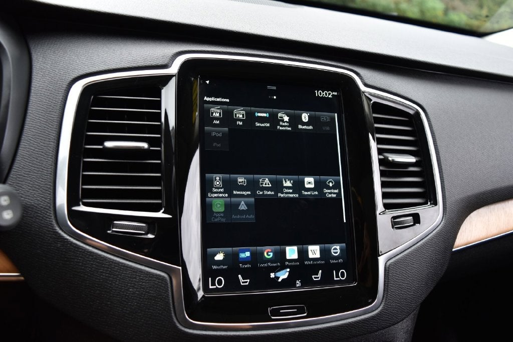 2022 Volvo XC90 T6 Momentum