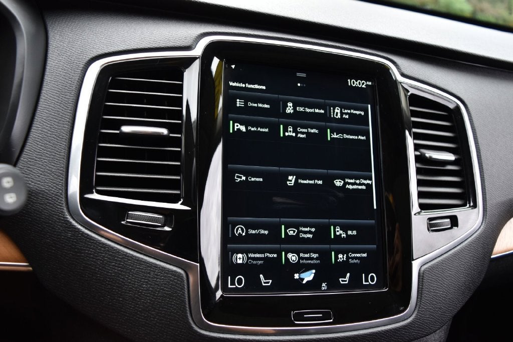 2022 Volvo XC90 T6 Momentum