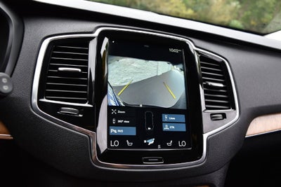 2022 Volvo XC90 T6 Momentum