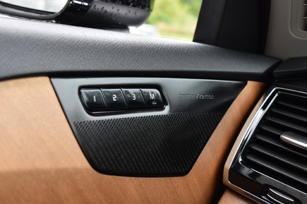 2022 Volvo XC90 T6 Momentum