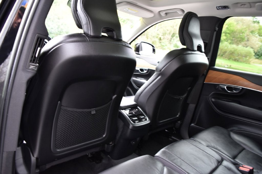 2022 Volvo XC90 T6 Momentum