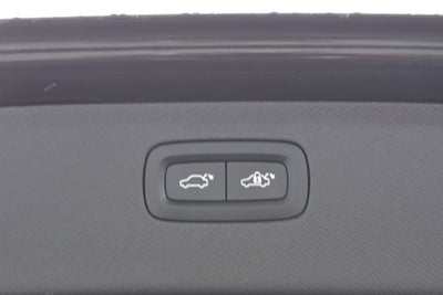 2022 Volvo XC90 T6 Momentum