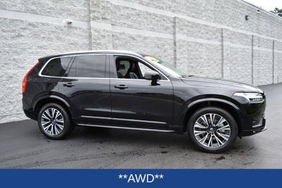 2022 Volvo XC90 T6 Momentum