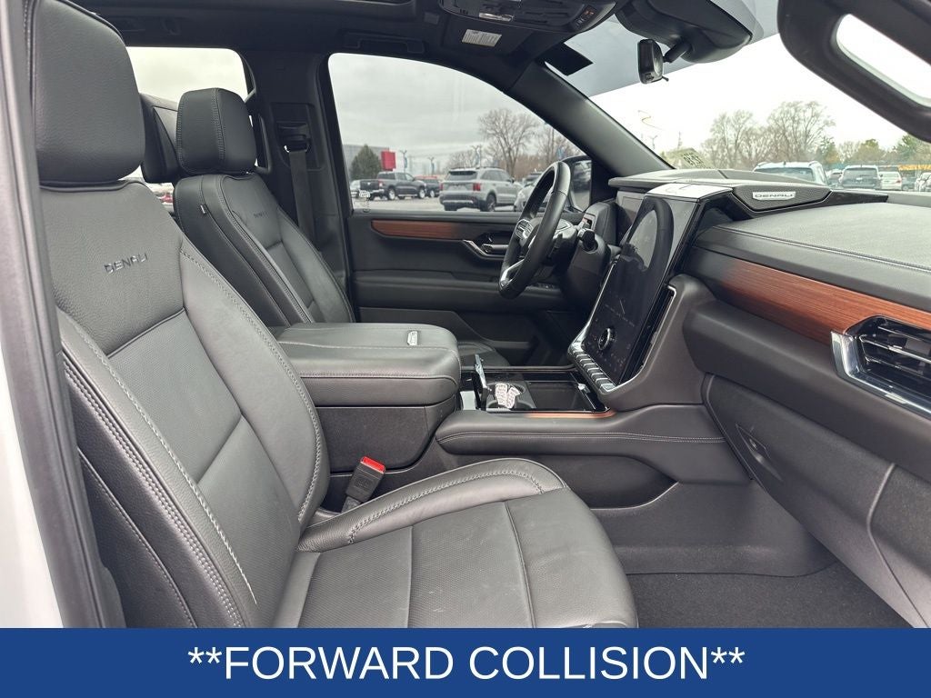 2025 GMC Yukon Denali 4WD