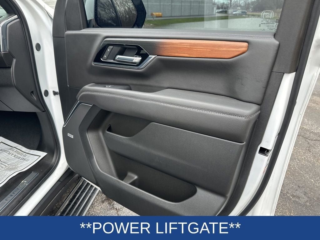 2025 GMC Yukon Denali 4WD