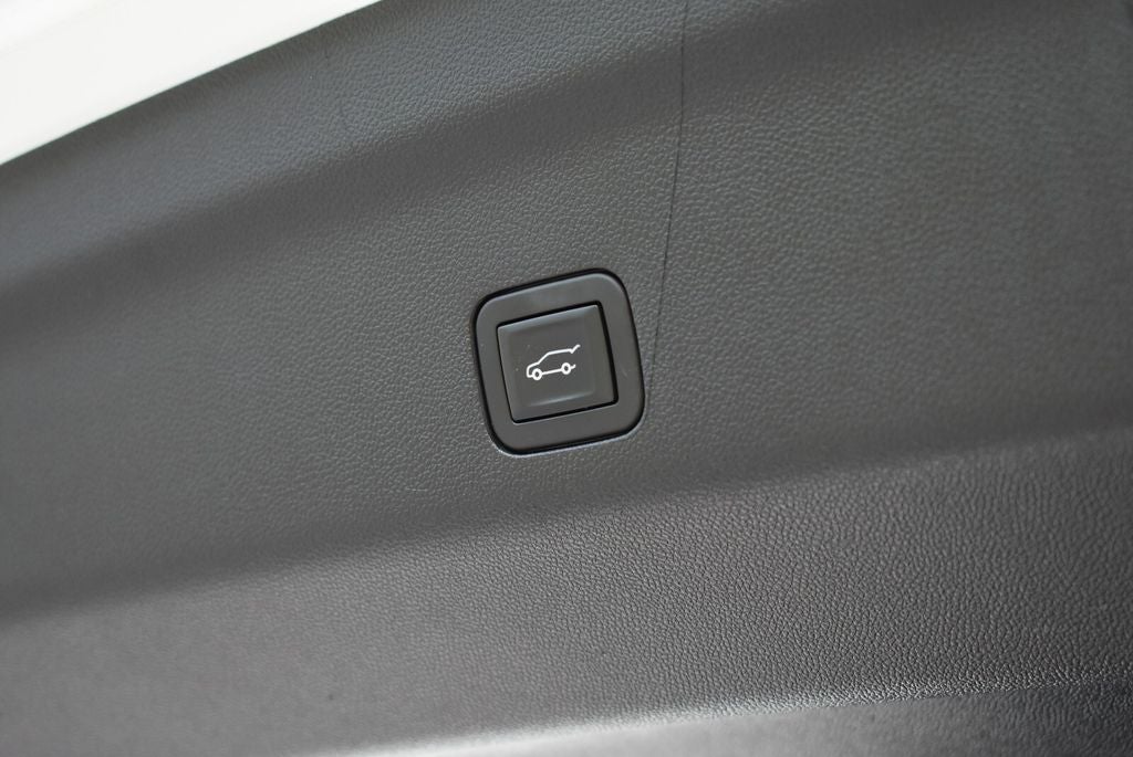 2025 GMC Yukon Denali 4WD