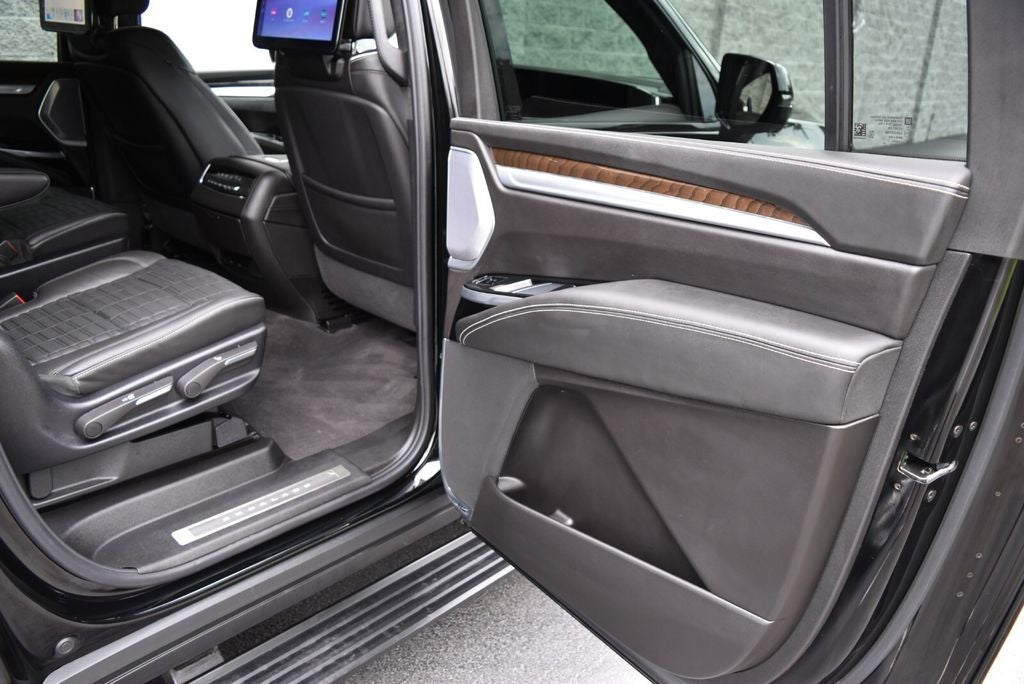2025 Cadillac Escalade ESV Sport Platinum