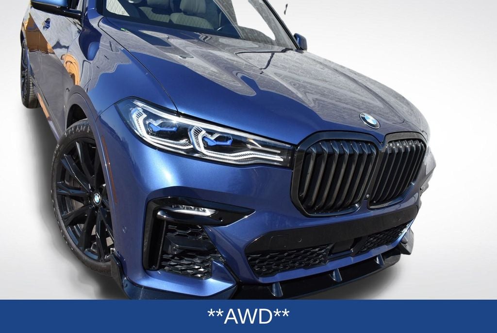 2022 BMW X7 M50i