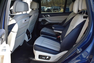 2022 BMW X7 M50i
