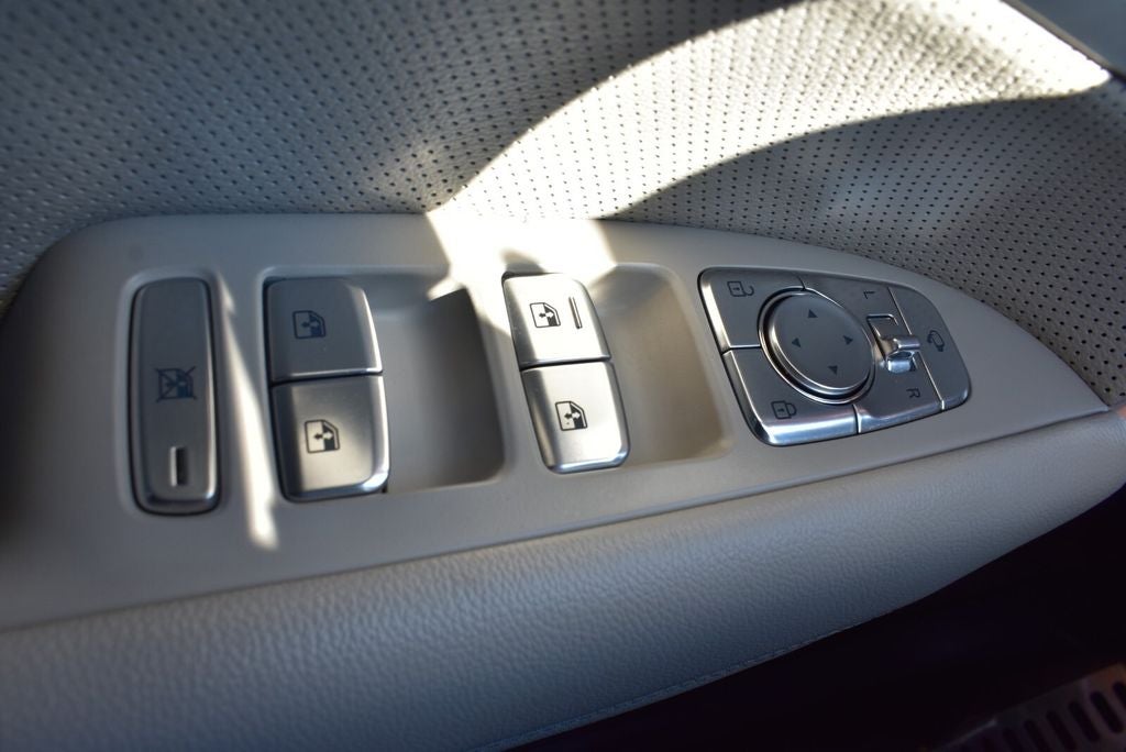 2023 Genesis G70 2.0T AWD