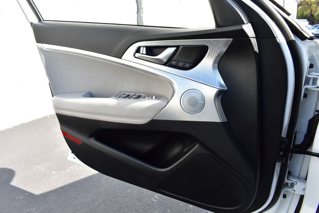 2023 Genesis G70 2.0T AWD