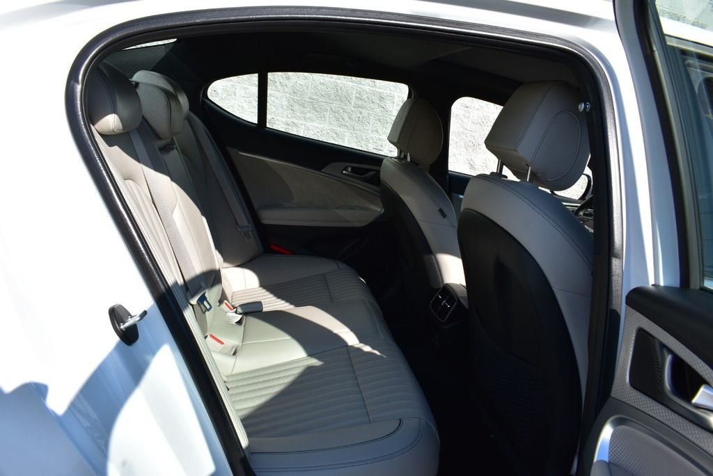 2023 Genesis G70 2.0T AWD