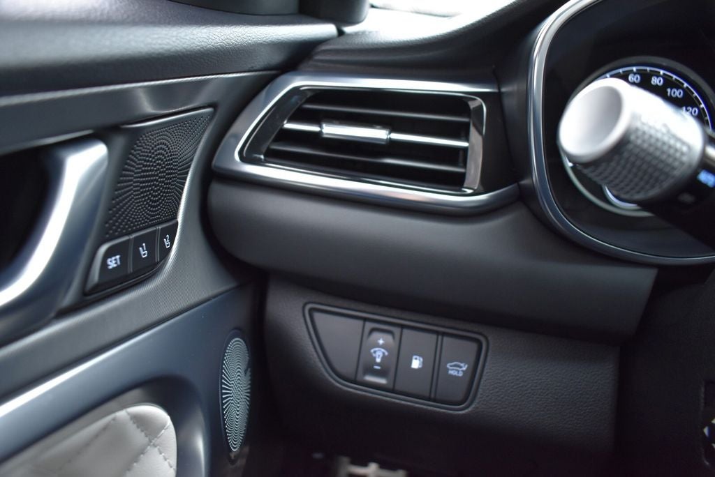 2025 Genesis G70 3.3T AWD Sport Advanced