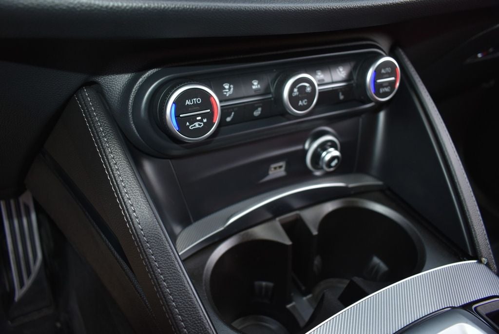 2024 Alfa Romeo Stelvio Veloce AWD