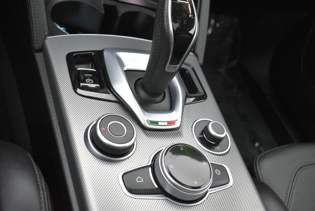 2023 Alfa Romeo Stelvio Veloce AWD
