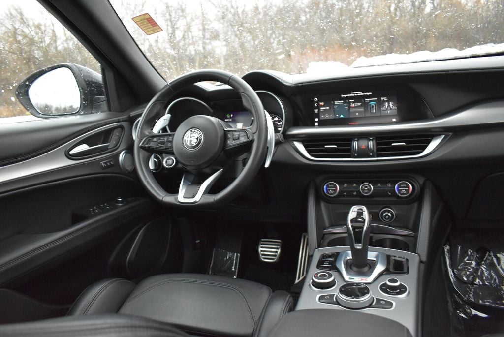 2023 Alfa Romeo Stelvio Veloce AWD