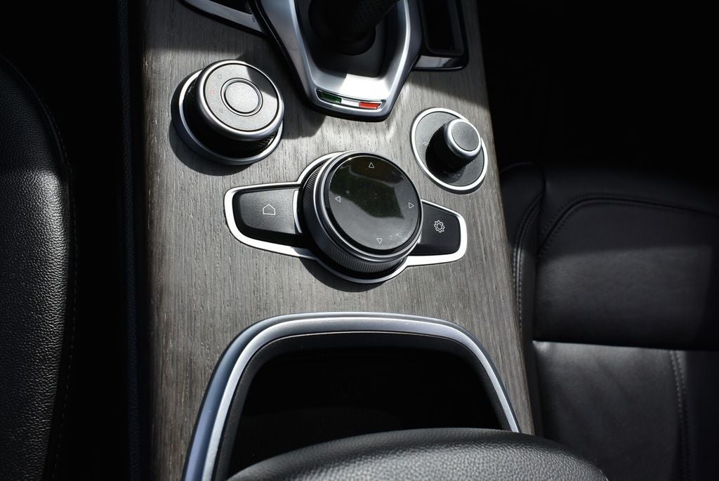 2022 Alfa Romeo Stelvio Ti AWD