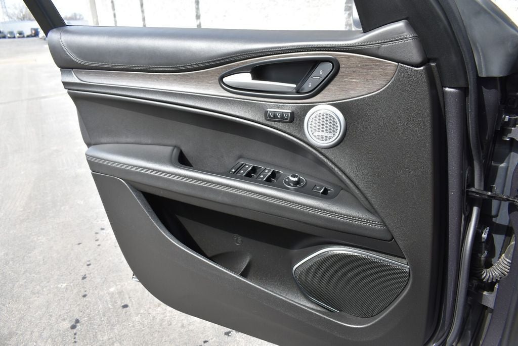 2022 Alfa Romeo Stelvio Ti AWD