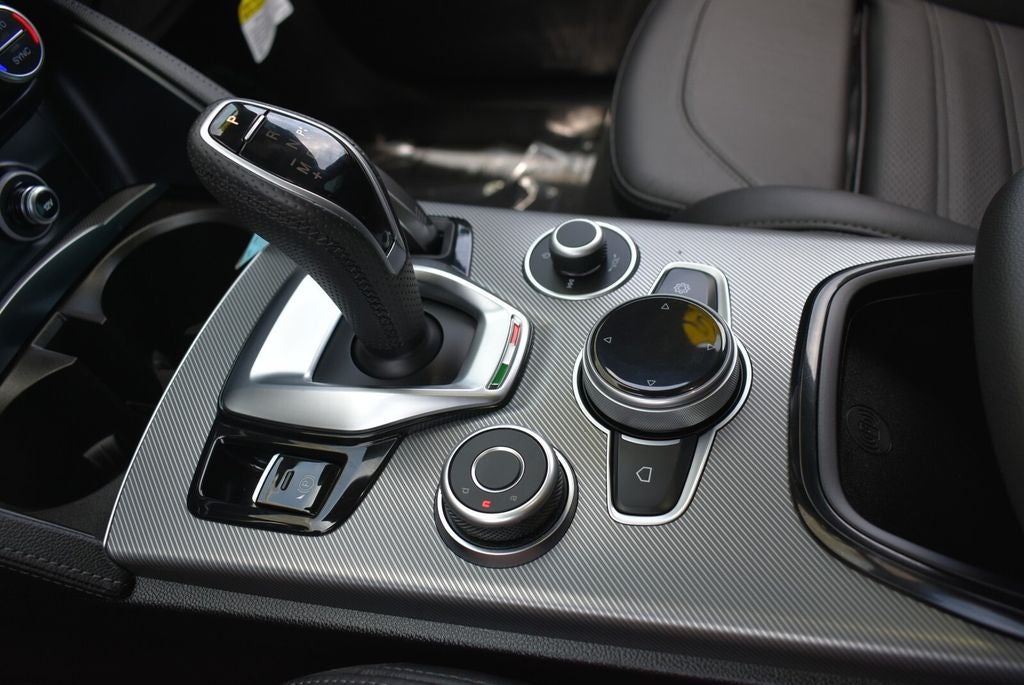 2024 Alfa Romeo Stelvio Veloce AWD