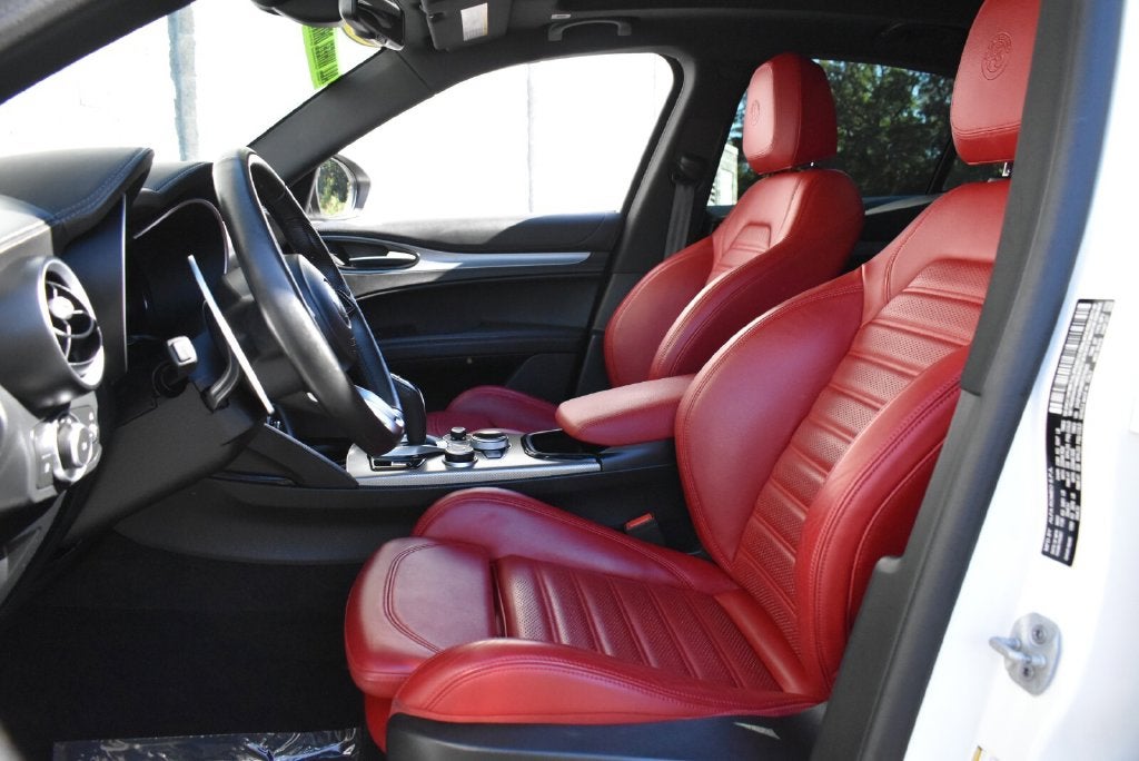 2024 Alfa Romeo Stelvio Veloce AWD